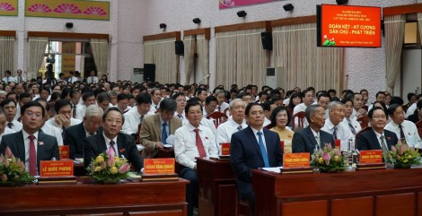 Xây dựng Đồng Tháp thực sự là “Đóa sen hồng” vươn lên mãnh mẽ trong khu vực và cả nước