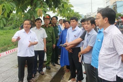 "Sống chung" với triều cường...