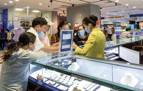 Chọn quà tặng cho người phụ nữ thân yêu