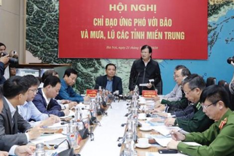 Chủ động phương án ứng phó với bão số 8 và tập trung cứu trợ đồng bào miền Trung