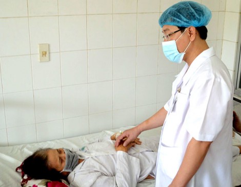 Loét khối sa vùng sinh dục do tự ý xông thuốc