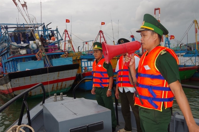 Quân đội huy động trên 250.000 người ứng phó bão số 9