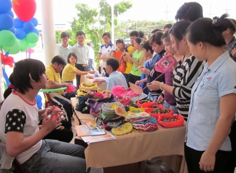 Lo sinh kế cho người khuyết tật