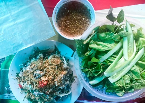Gỏi cá trích -

định vị ẩm thực Phú Quốc