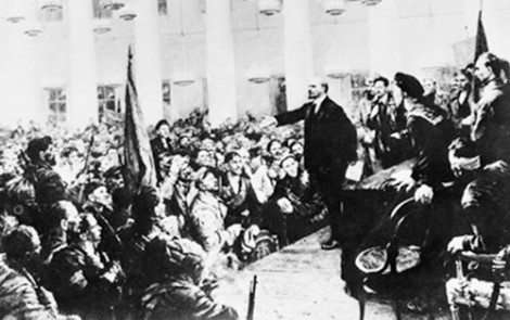 “Thuyết âm mưu” của những kẻ lật sử Cách mạng Tháng Mười