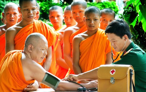 Tăng cường công tác đối ngoại, đấu tranh chống lợi dụng vấn đề dân tộc, tôn giáo, nhân quyền, góp phần bảo đảm ổn định và phát triển bền vững chế độ chính trị ở nước ta
