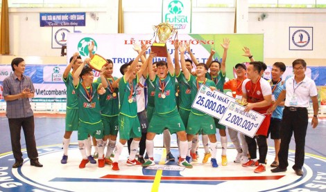 CLB Bạch Mai FC của Cần Thơ vô địch