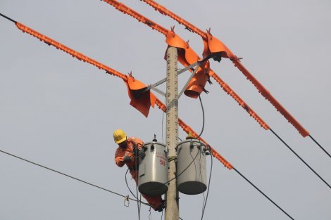 Đề nghị đầu tư điện trung thế,

hạ thế và điện chiếu sáng