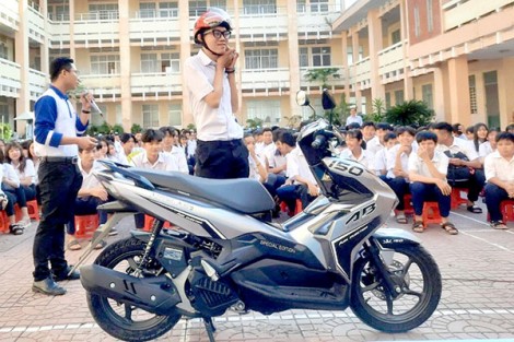 Tuyên truyền an toàn giao thông cho học sinh