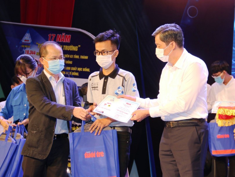 Trao học bổng “Tiếp sức đến trường” cho 118 tân sinh viên ĐBSCL