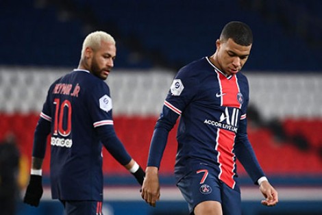 Sức ép bủa vây PSG