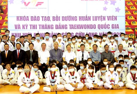Bồi dưỡng HLV, thi thăng đẳng quốc gia Taekwondo và Vovinam khu vực ÐBSCL
