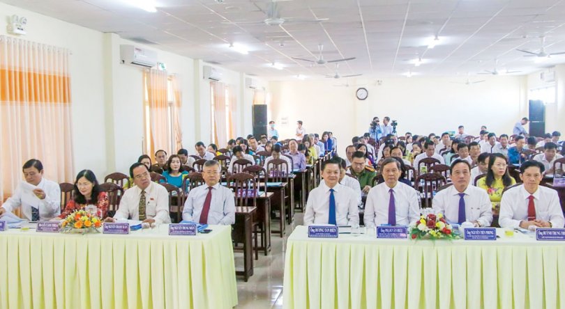 Các quận, huyện: Ninh Kiều, Cái Răng, Vĩnh Thạnh thực hiện đạt 
và vượt đa số chỉ tiêu kinh tế - xã hội, quốc phòng - an ninh năm 2020
