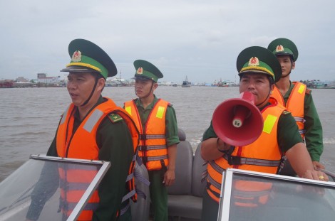 Cà Mau: Tăng cường kêu gọi ngư dân phòng chống bão số 14