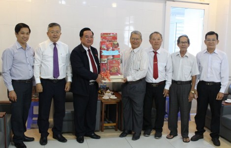 Nhiều hoạt động thăm hỏi, chúc mừng

Giáng sinh năm 2020