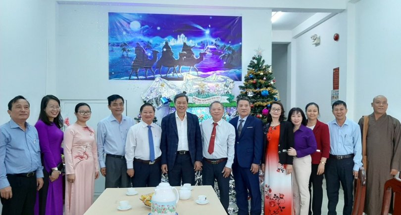 Lãnh đạo thành phố chúc mừng Giáng sinh