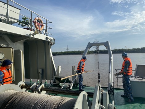 Bảo đảm tốt kỹ thuật cho tàu đo đạc dài ngày