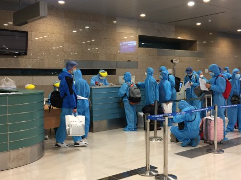 Lấy mẫu xét nghiệm 206 người về từ Nhật Bản cách ly tại Cần Thơ