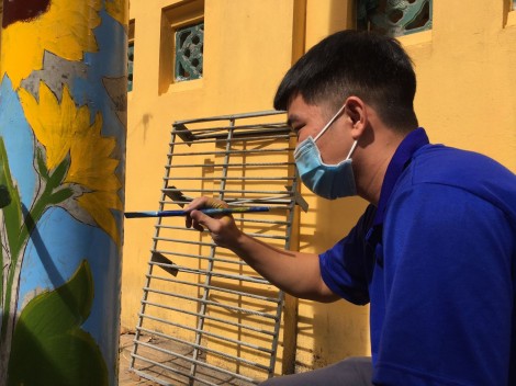 Trụ điện nở hoa