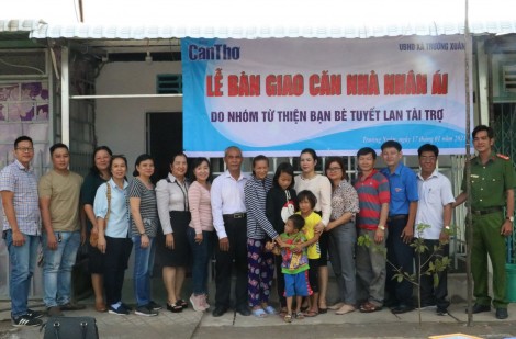 Báo Cần Thơ bàn giao căn nhà nhân ái cho hộ nghèo ở xã Trường Xuân, huyện Thới Lai