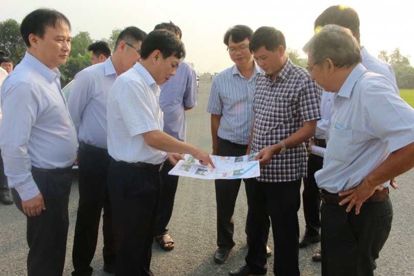 Đẩy nhanh tiến độ xây dựng và hoàn thành tỉnh lộ 922 vào dịp 30-4-2021
