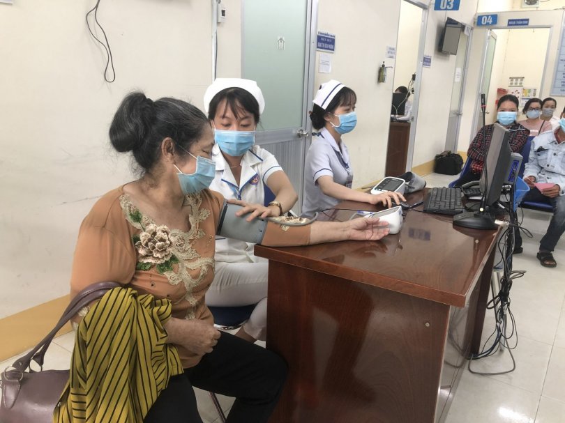 Cần Thơ: Đeo khẩu trang, hạn chế tụ tập đông người