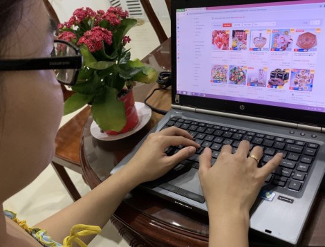 Nhộn nhịp sắm Tết online