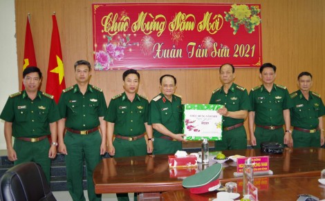 Bộ Tổng Tham mưu chúc Tết và kiểm tra công tác bảo vệ biên giới tại Cà Mau