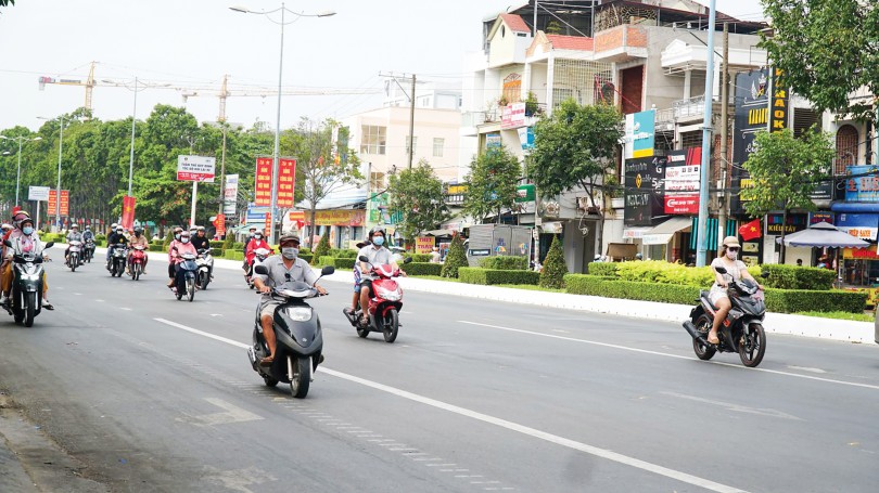 TP Cần Thơ đồng loạt ra quân tuyên truyền

người dân đeo khẩu trang nơi công cộng