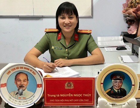Hoa đẹp giữa đời thường