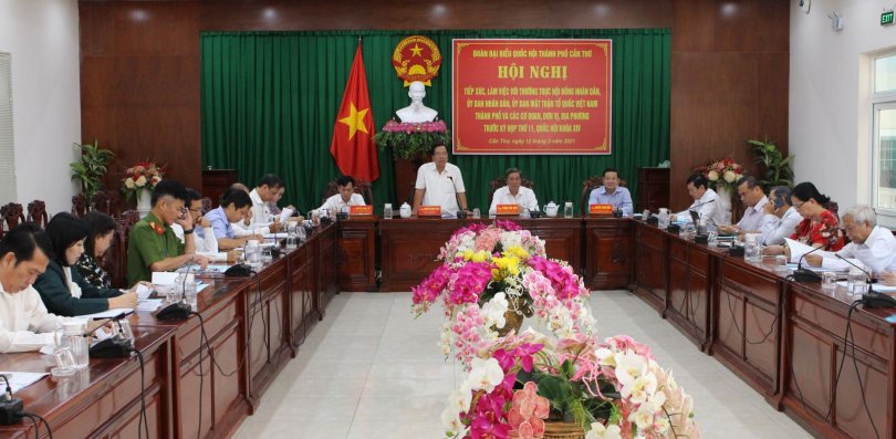 Cử tri thành phố đóng góp nhiều ý kiến thiết thực trước Kỳ họp thứ 11 của Quốc hội