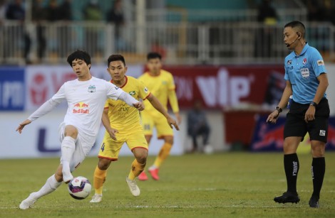 V.League đá gấp, thầy Park lo...