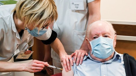EU lạc quan về triển vọng đạt được miễn dịch cộng đồng