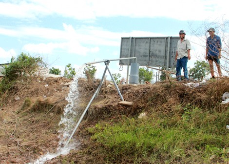 Ðề phòng thiếu nước ngọt phục vụ 45.000ha đất sản xuất nông nghiệp do xâm nhập mặn
