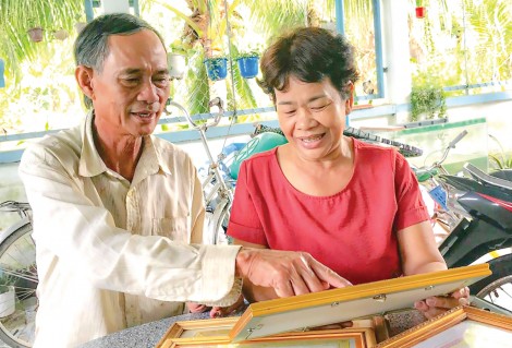 Cùng "xây nhà"

và "xây tổ ấm"