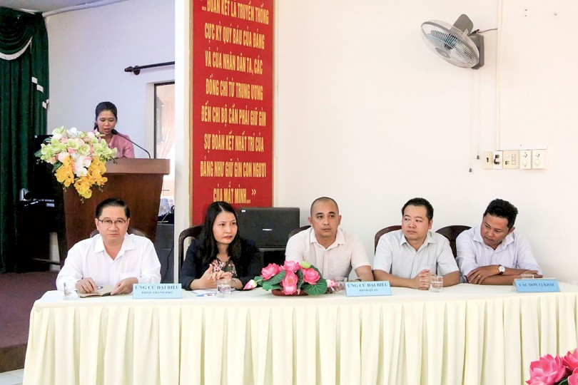 Lấy ý kiến nhận xét và tín nhiệm của cử tri nơi cư trú đối với những người ứng cử