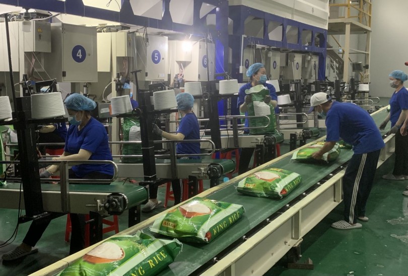 Chạy đua với thời gian để mở cửa nền kinh tế