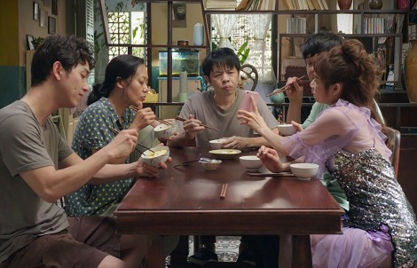 “Cây táo nở hoa” 

Những lát cắt về gia đình