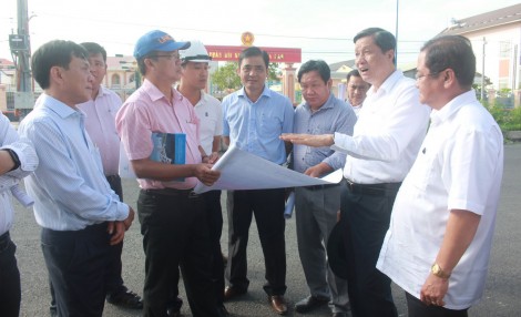 Phải đảm bảo sau khi hoàn thành,

đường nối từ đường Cách mạng Tháng 8 đến đường tỉnh 918 đạt cao độ phù hợp