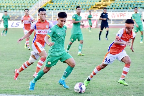 Cần Thơ sụp đổ trong hiệp 2