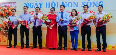 Thư viện TP Cần Thơ nhận sách tài trợ trị giá hơn 80 triệu đồng