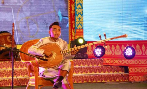 ព្រួត​ដៃ​រក្សា​និង​ពង្រីក​វប្បធម៌​ប្រ​ពៃណី​
