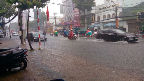 Phòng tránh thiên tai ảnh hưởng tới sản xuất và đời sống trong thời kỳ chuyển mùa