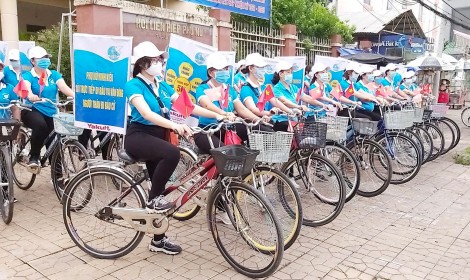 Hội LHPN TP Cần Thơ và quận Ninh Kiều

ra quân tuyên truyền bầu cử