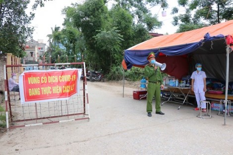 Bộ trưởng Bộ Y tế phân tích về việc thực hiện giãn cách xã hội