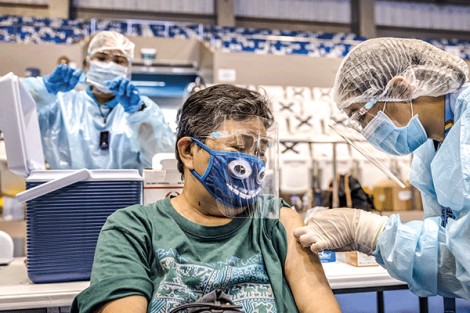 Philippines chống tình trạng “kén chọn vaccine”