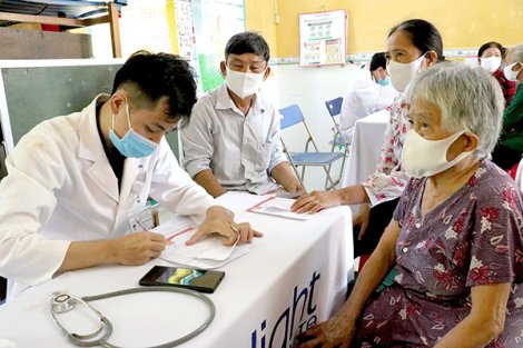 Gắn việc học tập và làm theo lời Bác với nhiệm vụ chính trị, chuyên môn và các phong trào thi đua