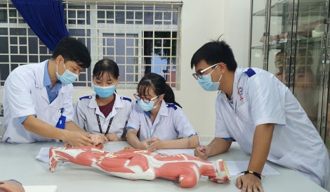Thí sinh dự tuyển vào Y khoa phục vụ ngành hiếm phải có quyết định cử đi đào tạo của UBND tỉnh, thành phố