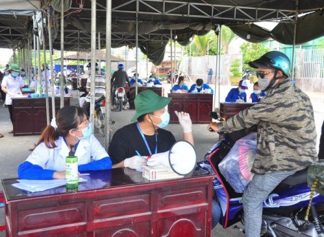Nhiều hoạt động thăm hỏi, hỗ trợ lực lượng làm công tác phòng, chống dịch COVID-19