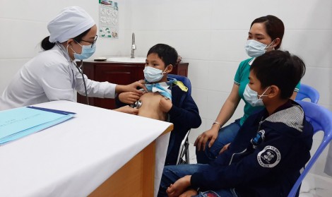 Những sai lầm trong việc cho trẻ nhỏ ăn uống